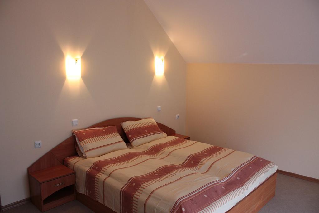 Hotel Milan Primorszko Kültér fotó